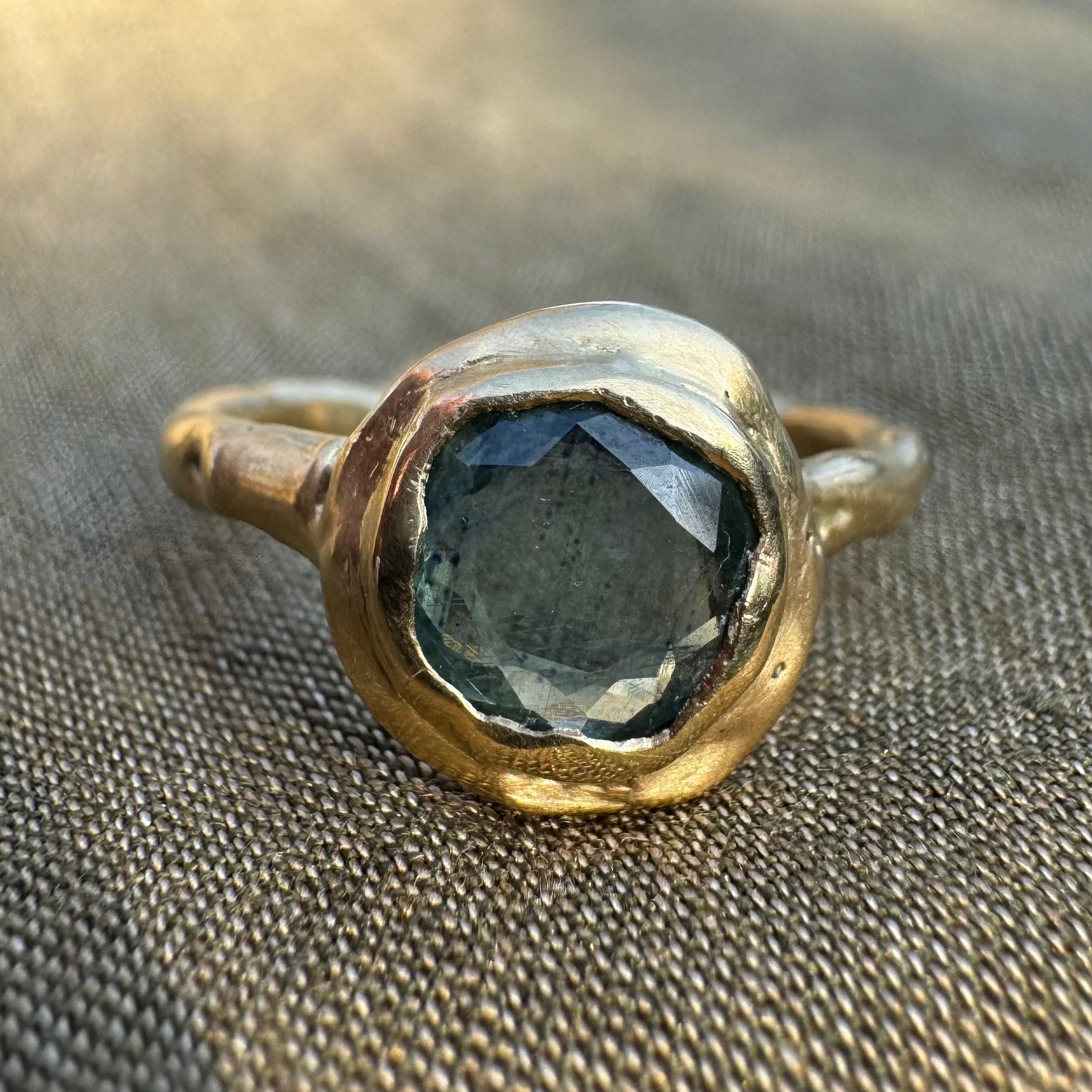 Gaia Ring - 18ct