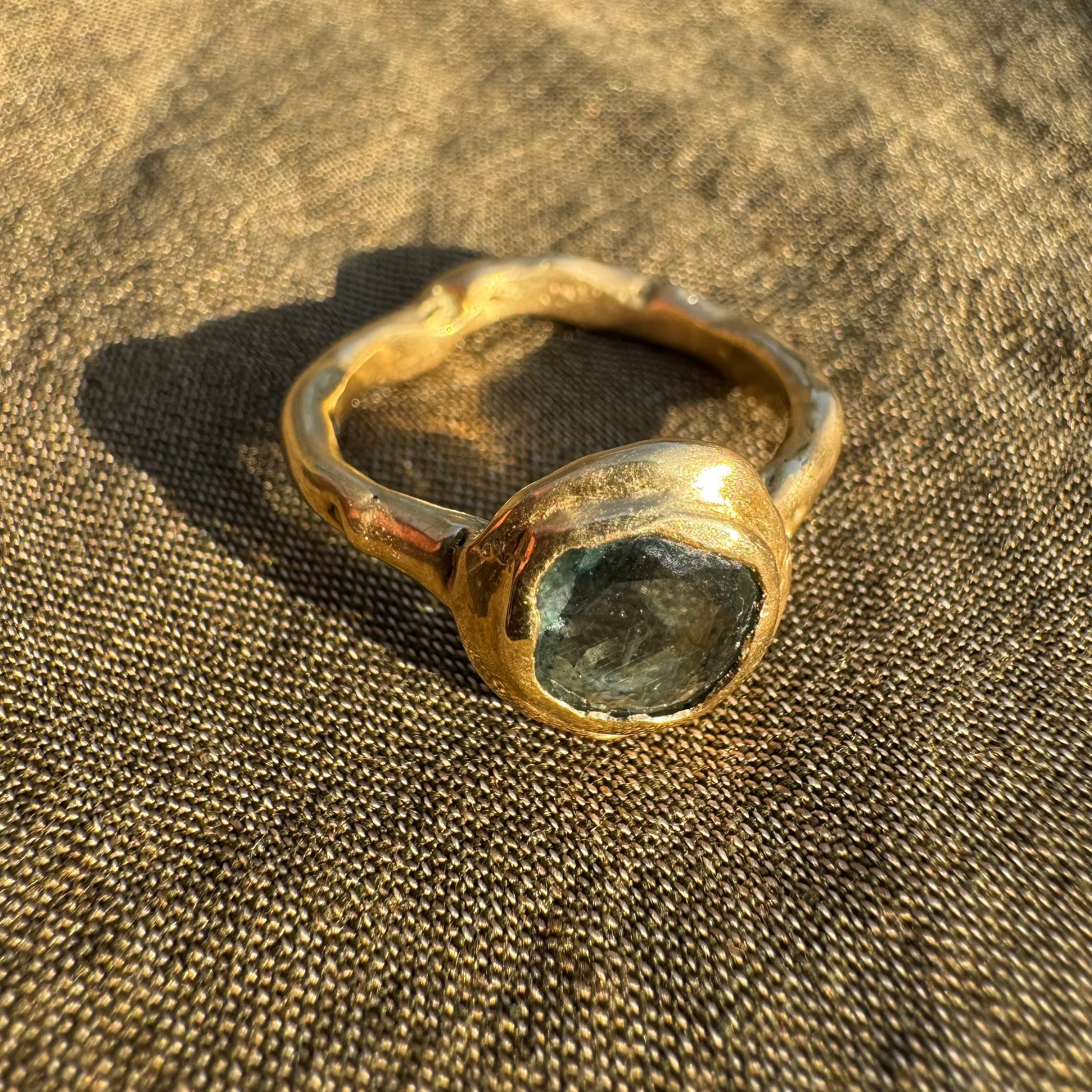 Gaia Ring - 18ct