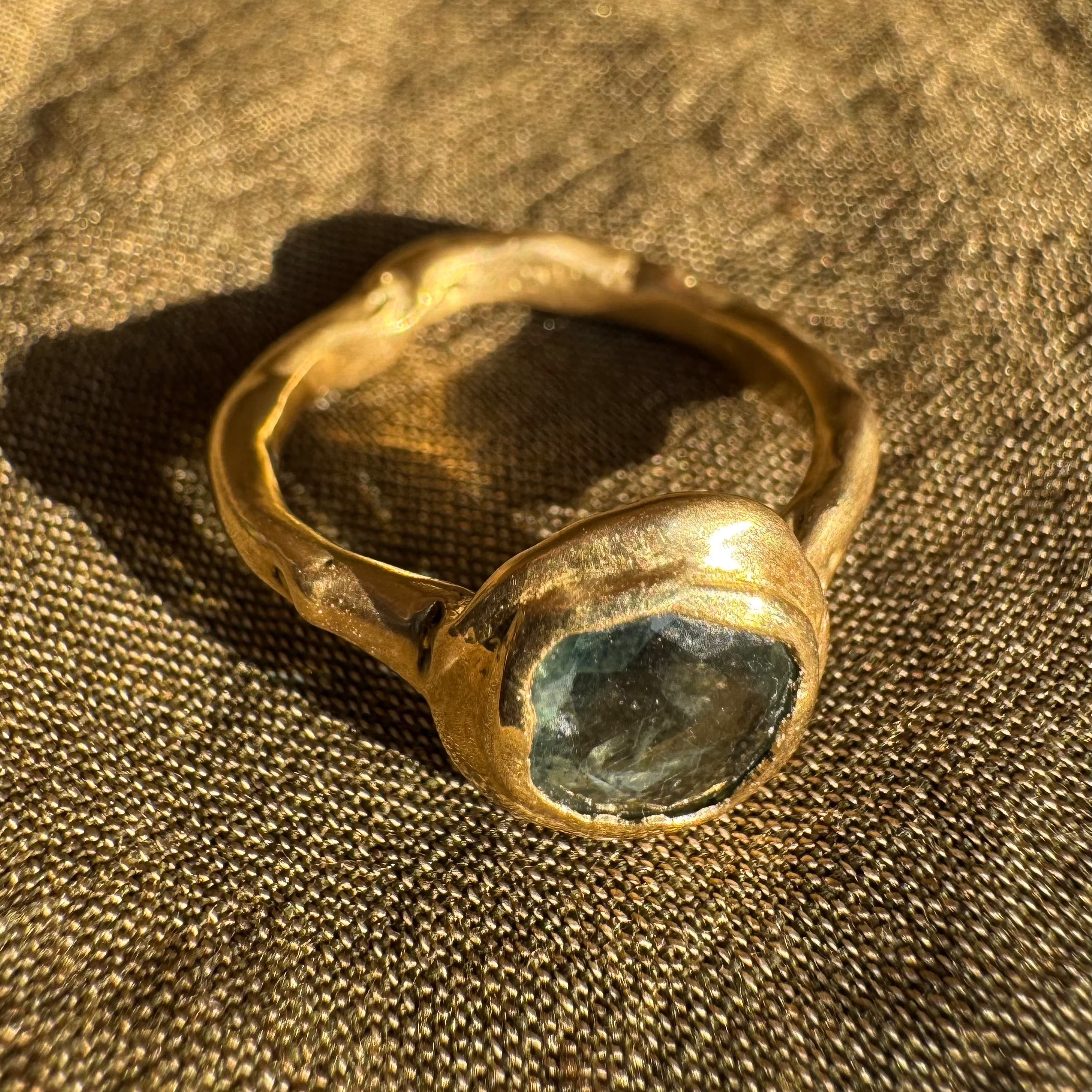 Gaia Ring - 18ct
