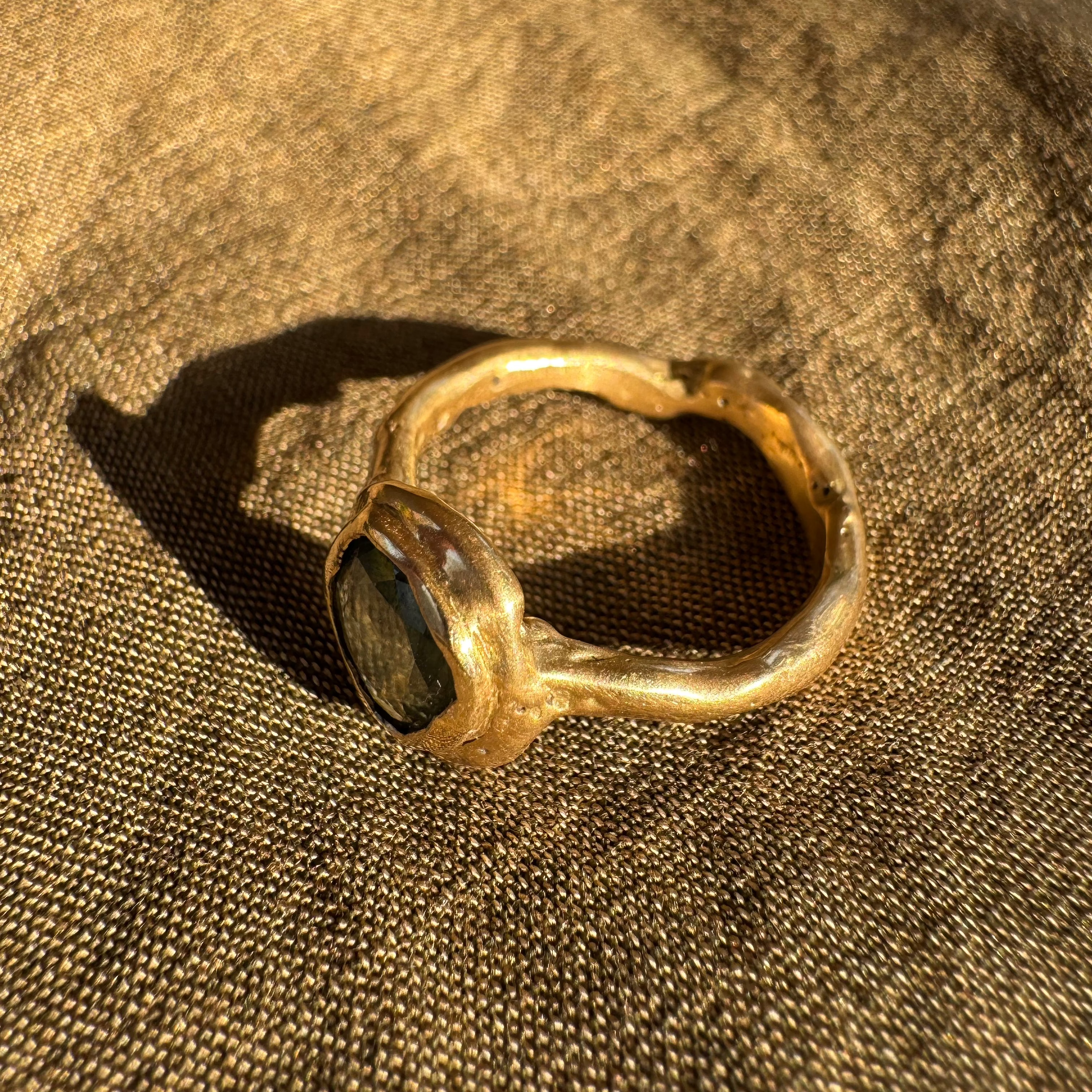 Gaia Ring - 18ct