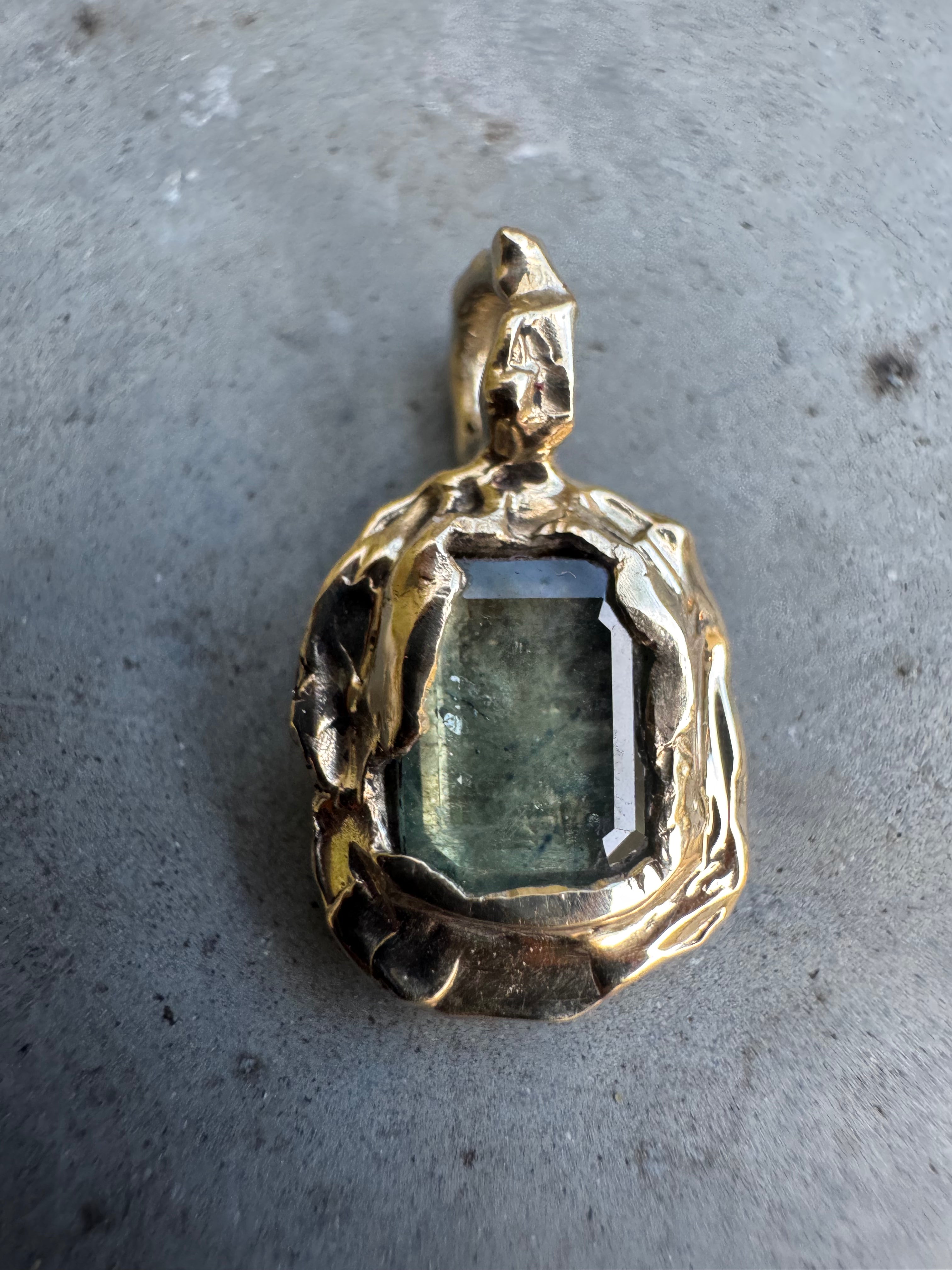 Rock Pool Pendant - 9ct