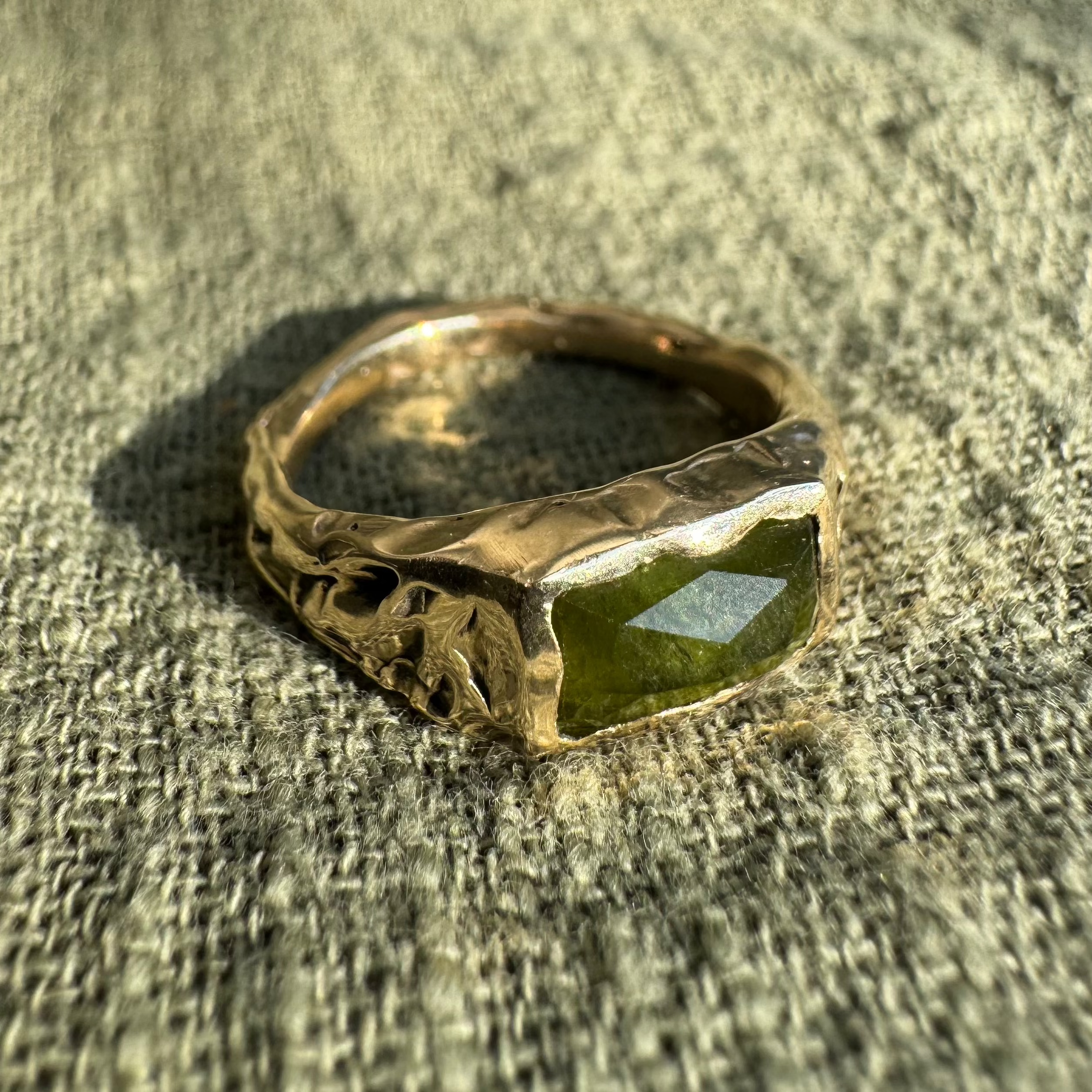 Moss Ring - 9ct