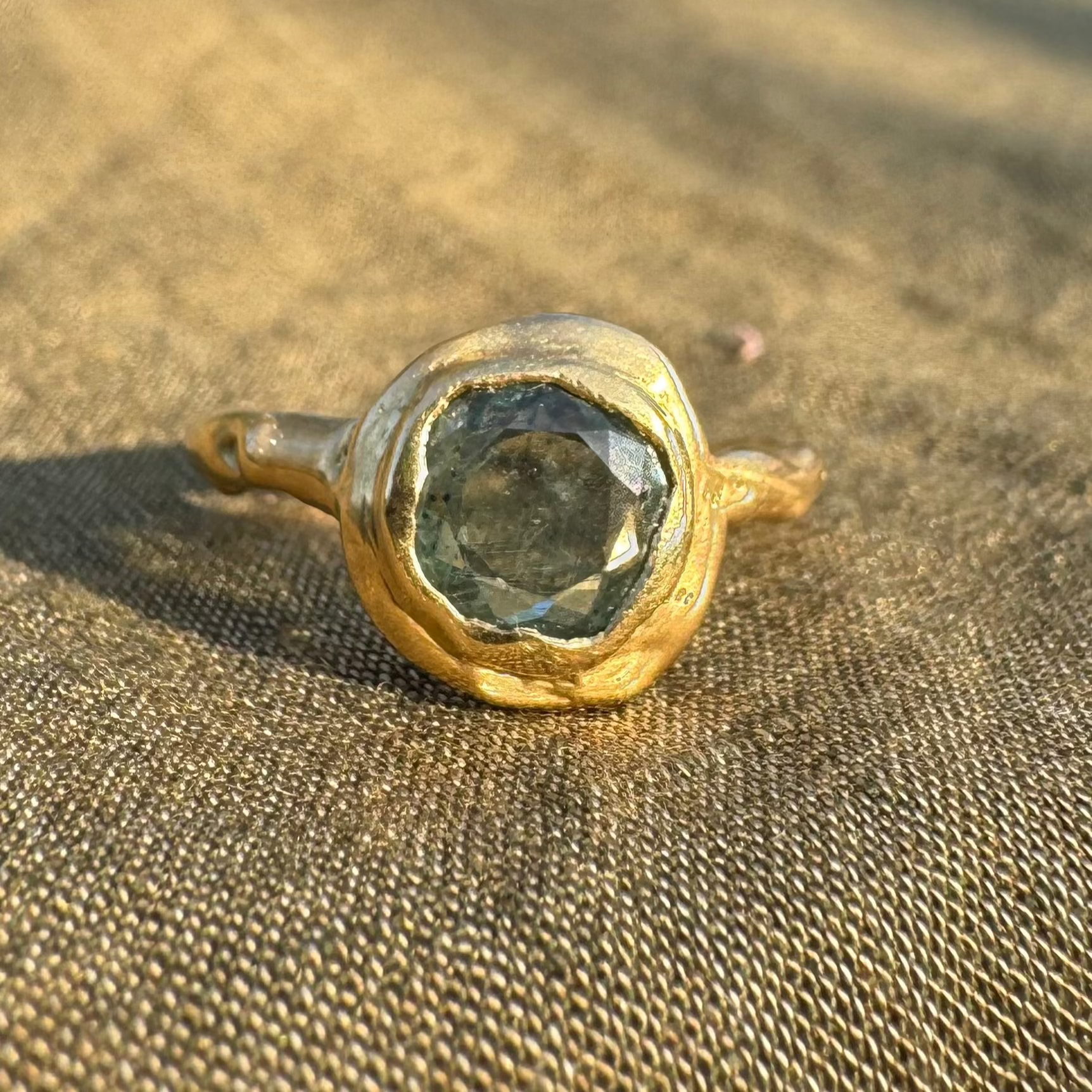 Gaia Ring - 18ct