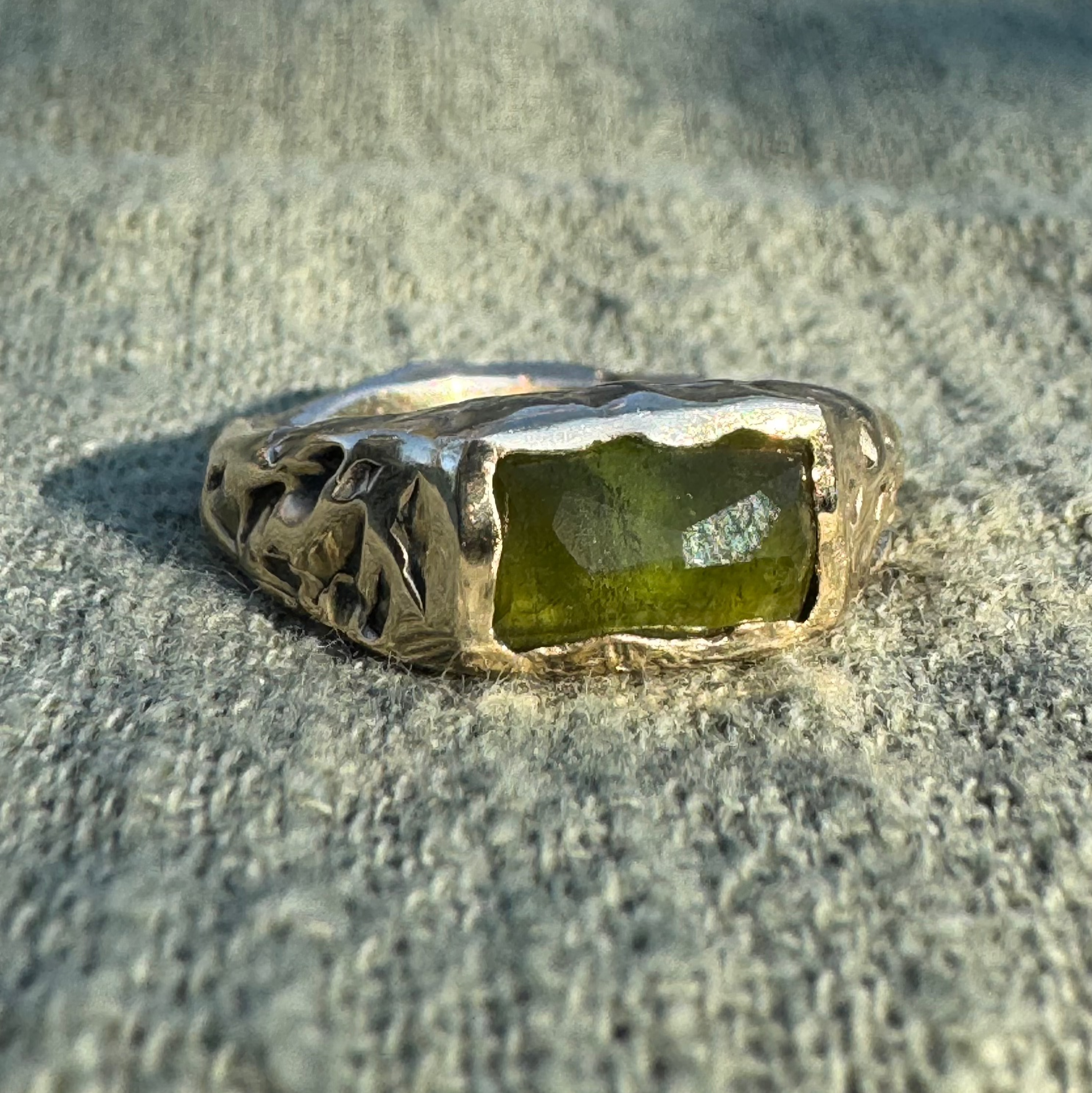 Moss Ring - 9ct