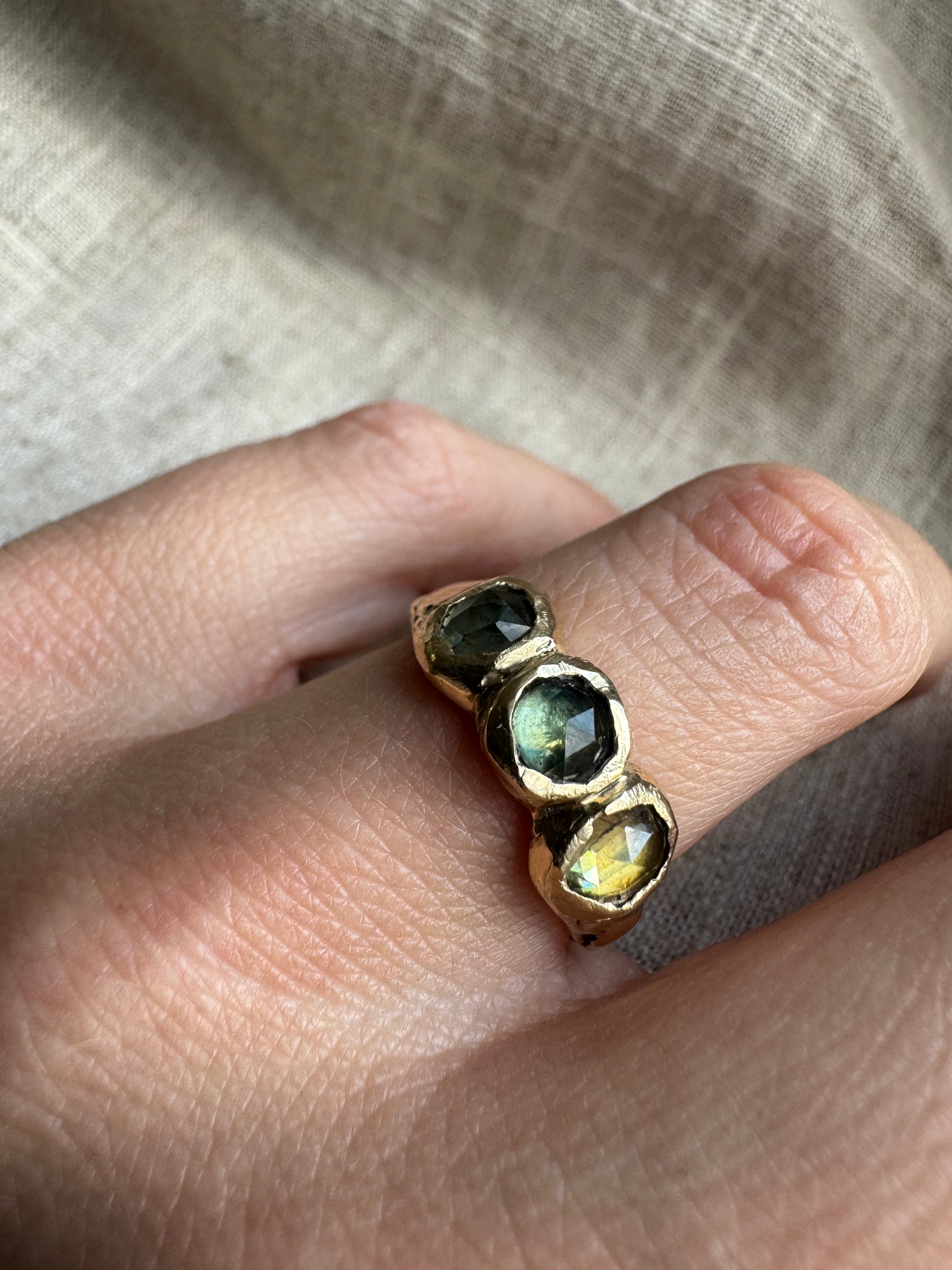 Cove Ring - 9ct