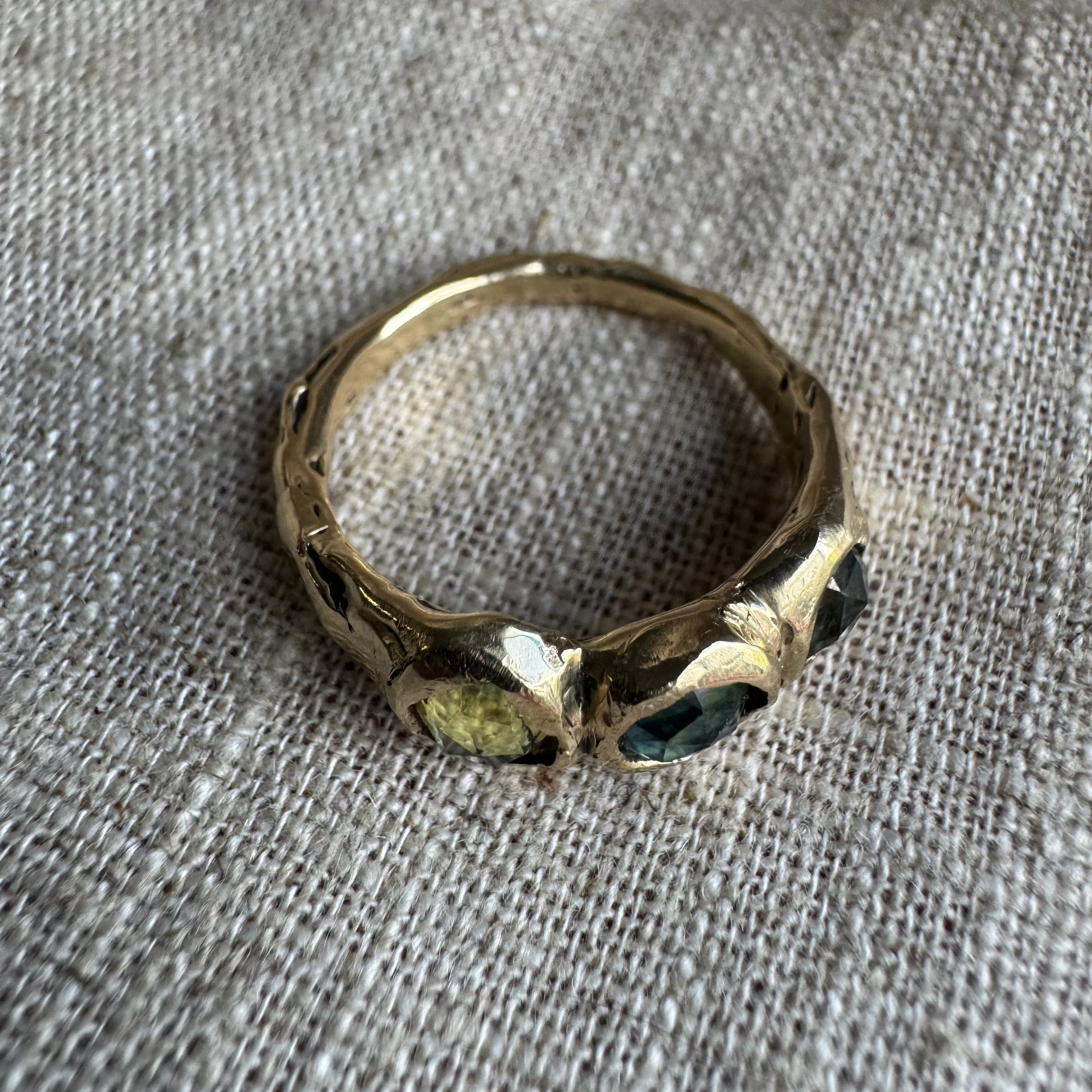 Cove Ring - 9ct