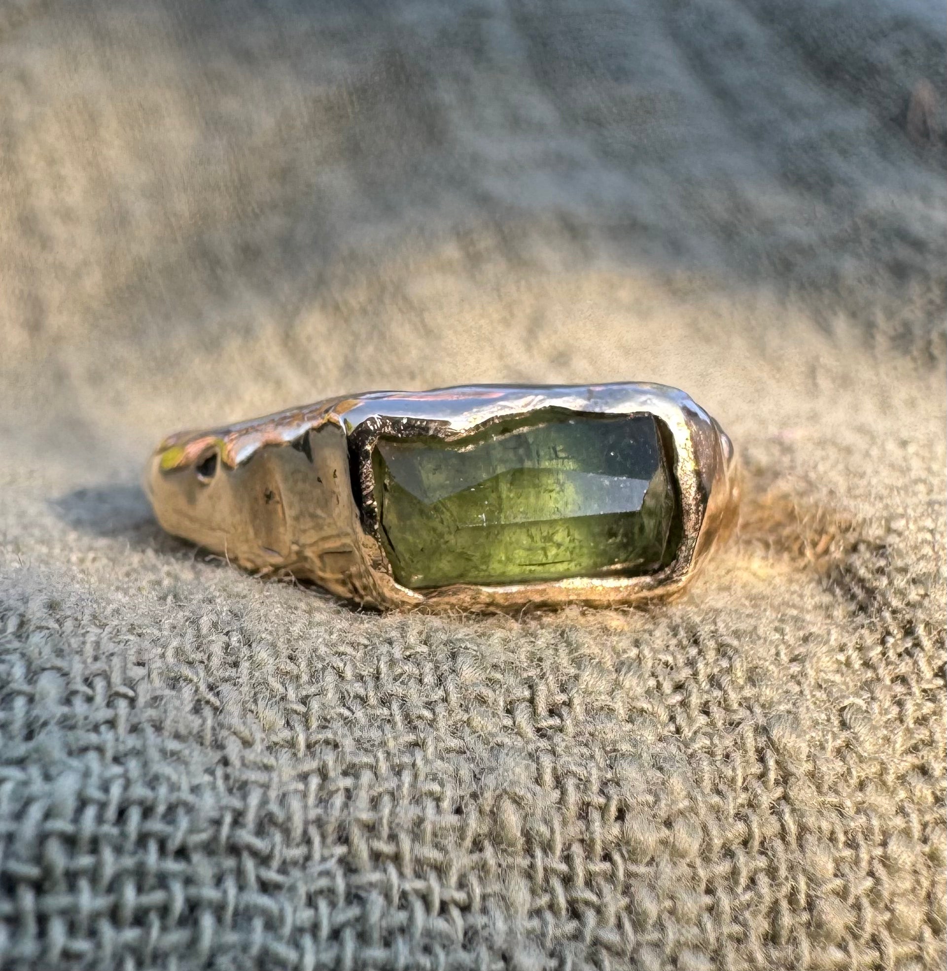Basil Ring - 9ct